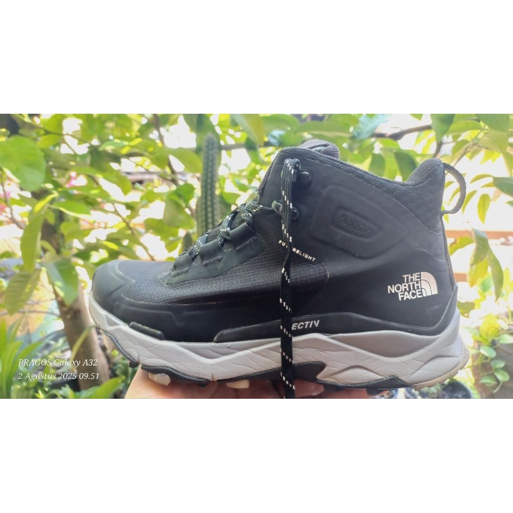 Sepatu The North Face Vectiv Exploris
