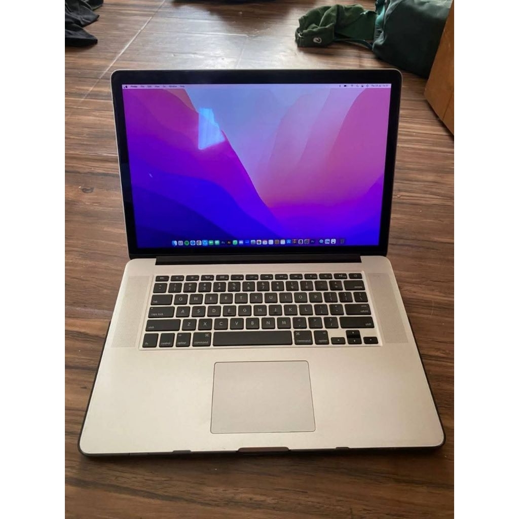 MACBOOK PRO 2015 15inch Core i7 DUAL VGA RAM 16GB SSD 256GB SECOND