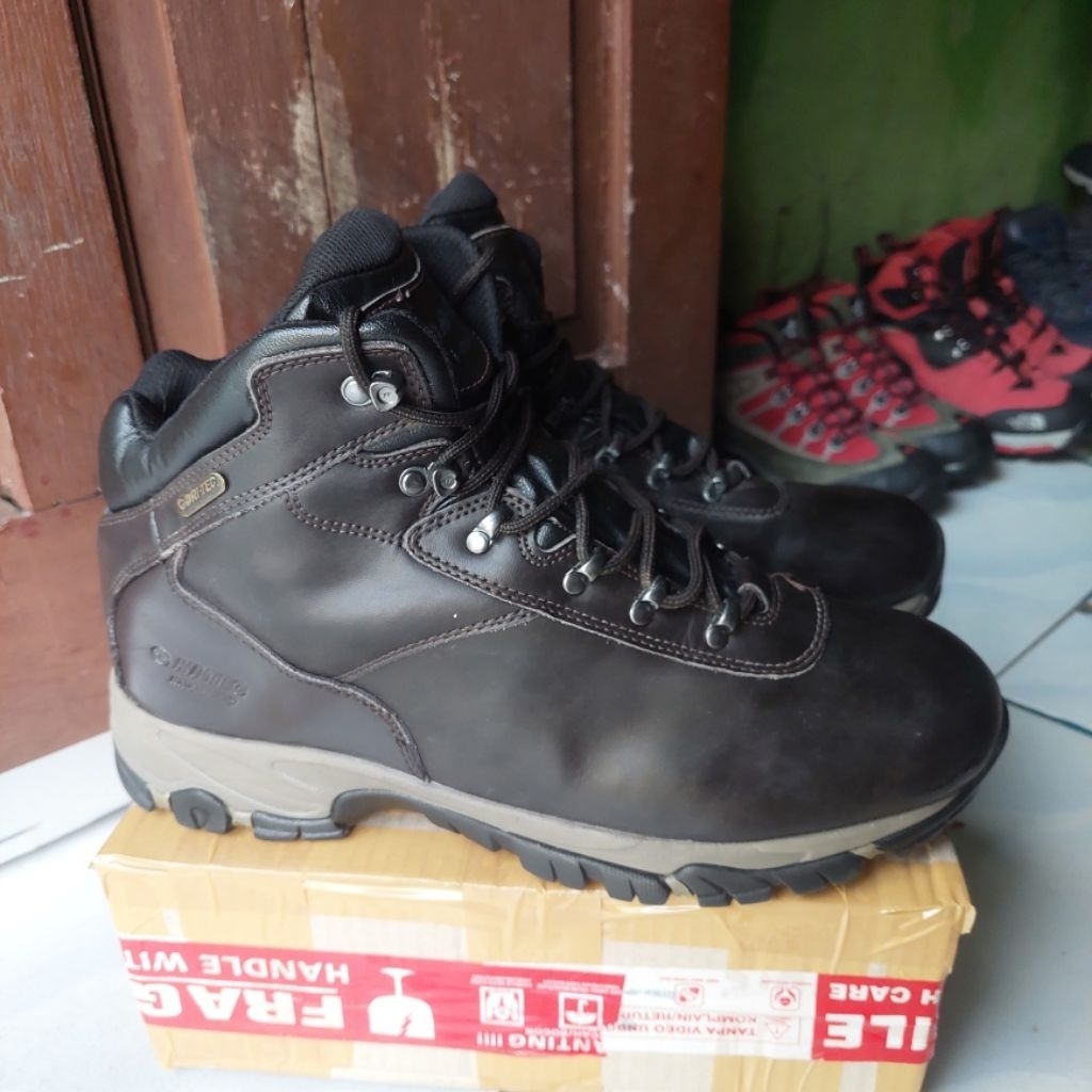 hitec ishield waterproof sepatu gunung hiking outdoor