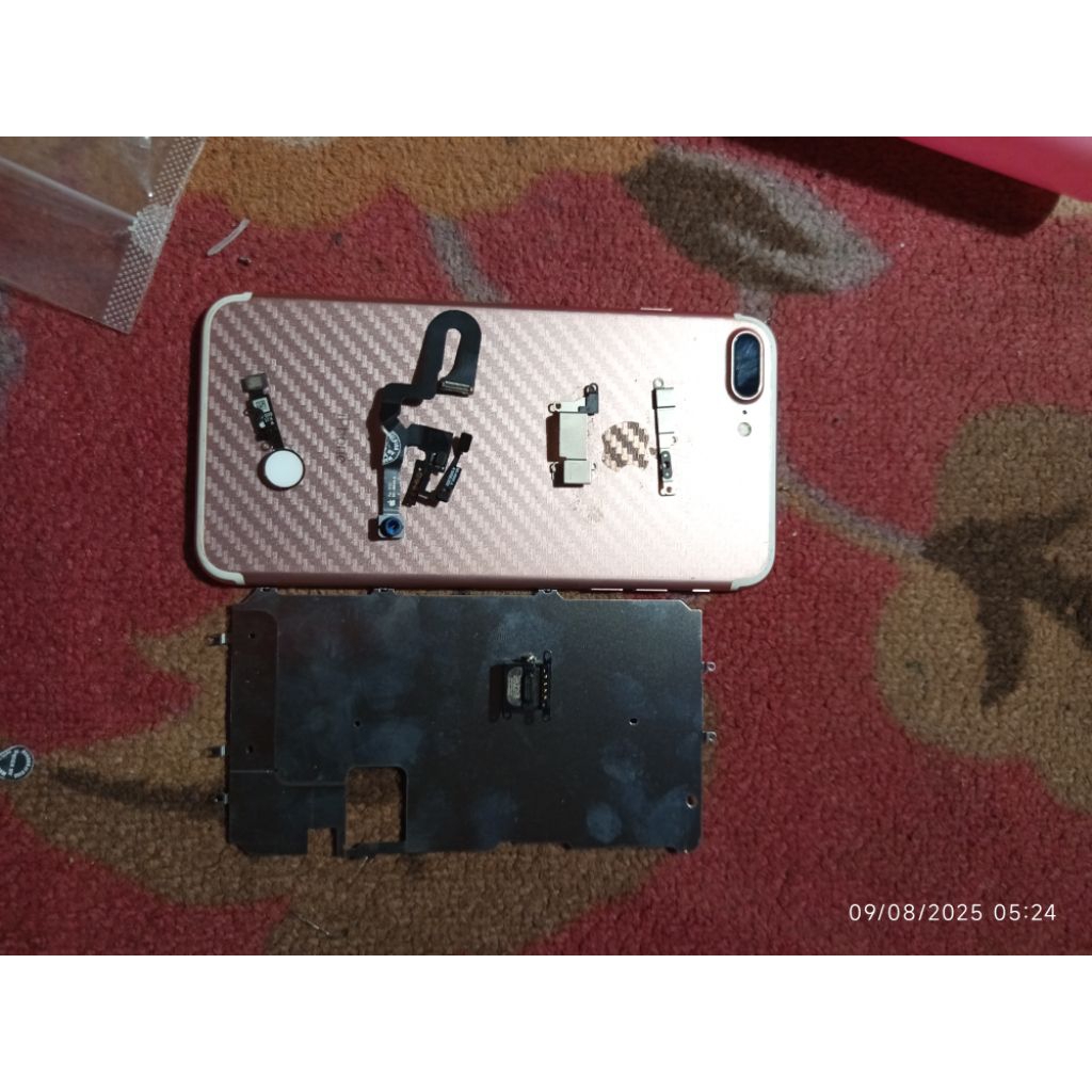 part orian Iphone 7 plus housing kamera depan spiker atas