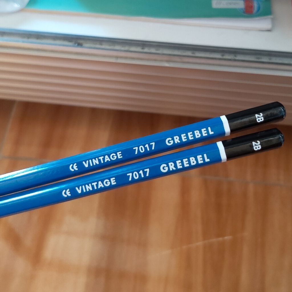 

Pensil 2B GREEBEL VINTAGE 7017 (1 BIJI)