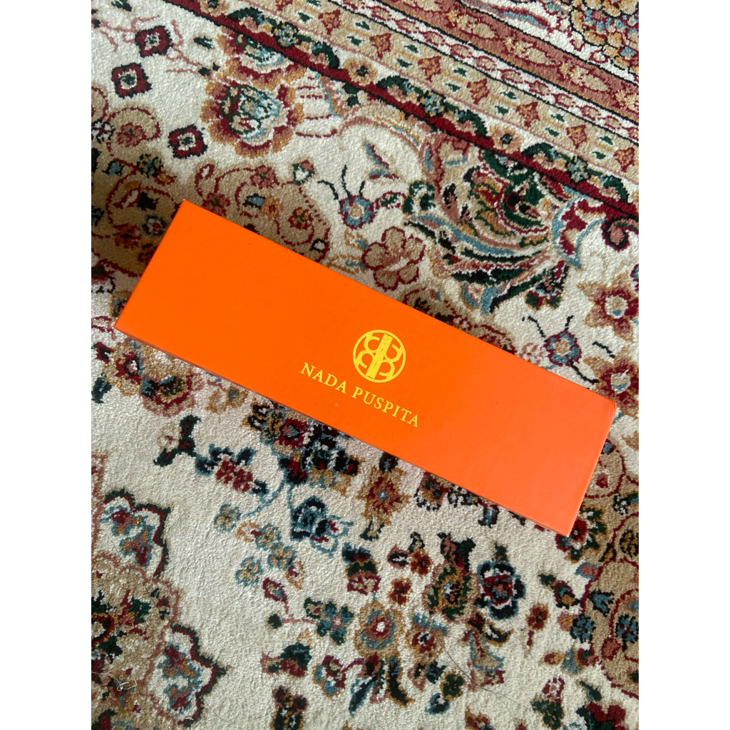 

BOX KOTAK NADA PUSPITA SCARF KOTAK KADO