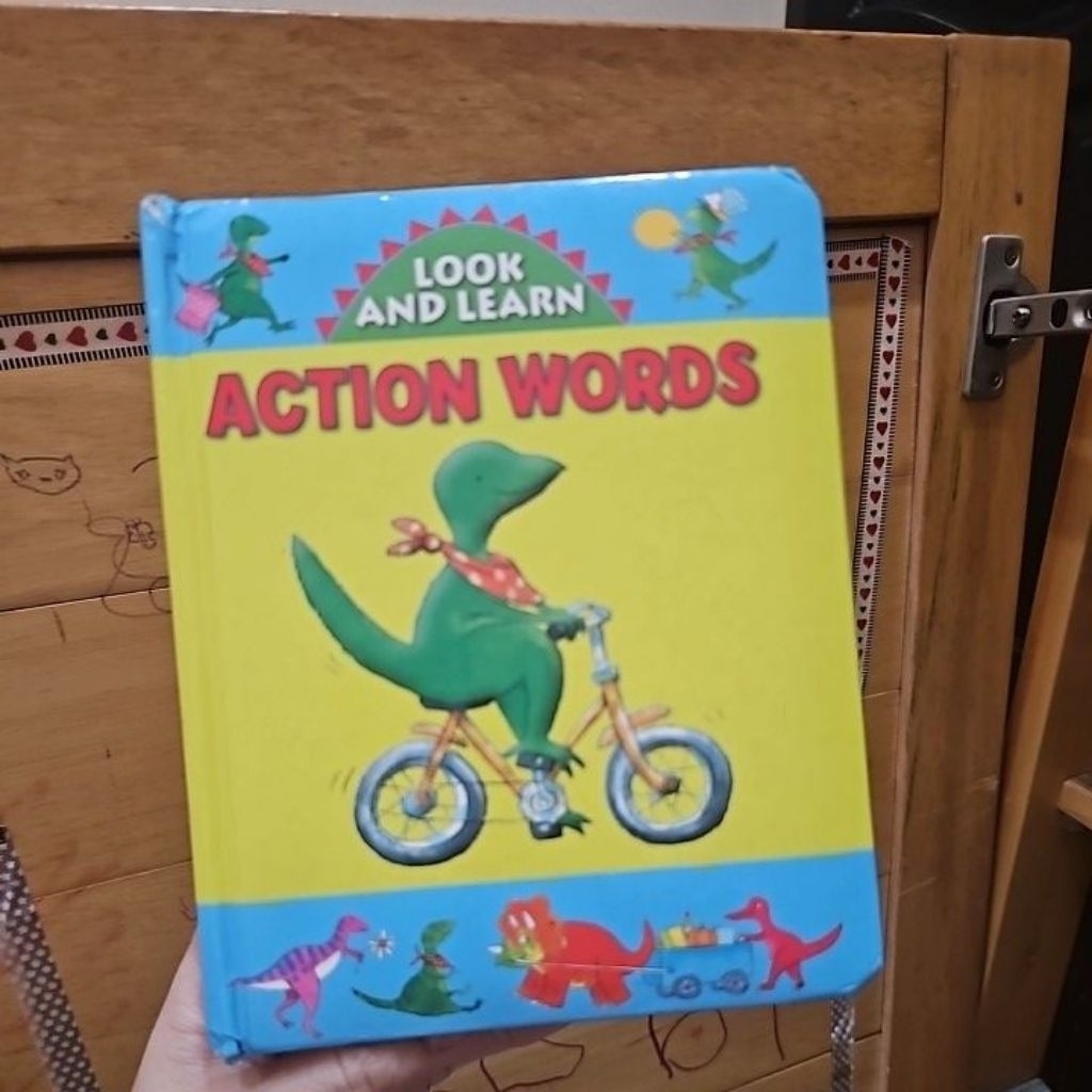 

buku hardcover buku BBW buku action words
