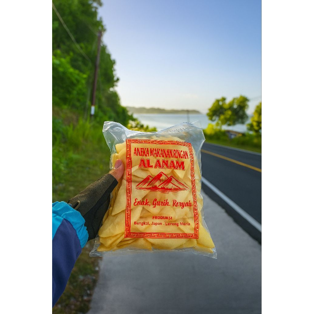 

Kriuk Muria – Keripik Singkong Rasa Bawang Khas Lereng Muria