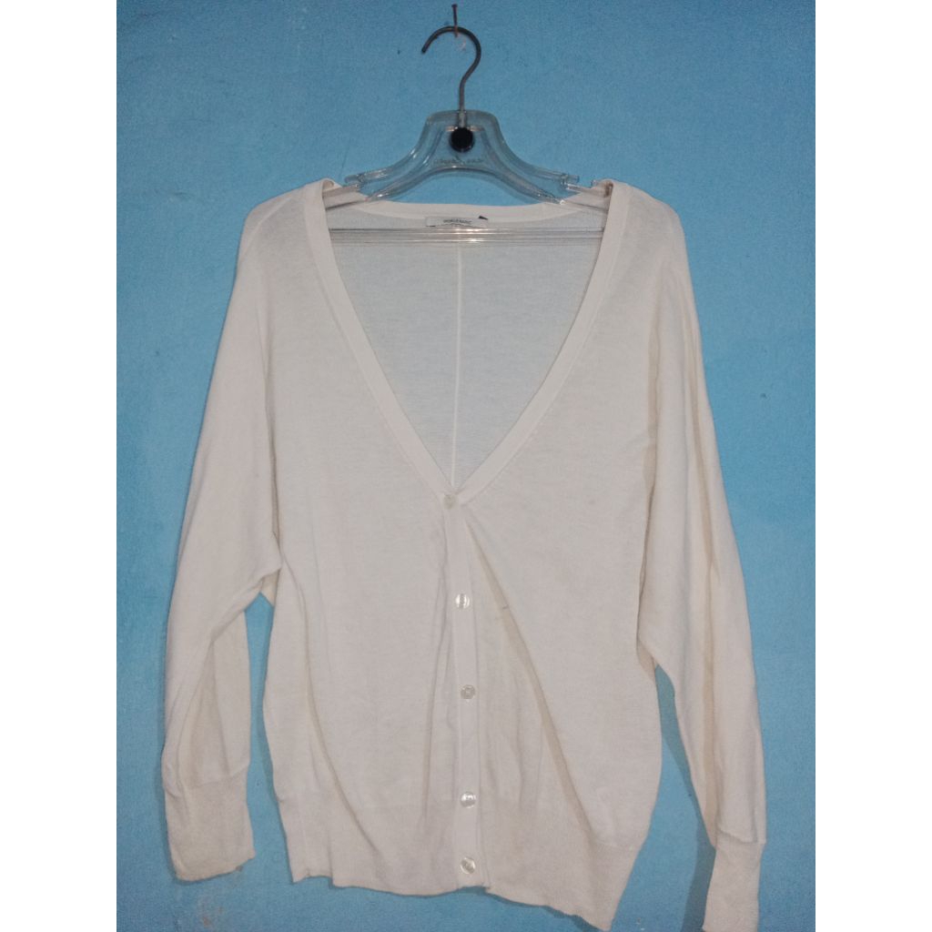 Preloved Cardigan Putih