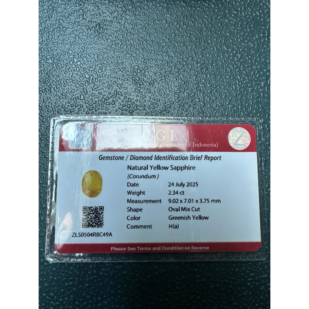 Natural Yellow Sapphire ( Ha , Est Madagascar )