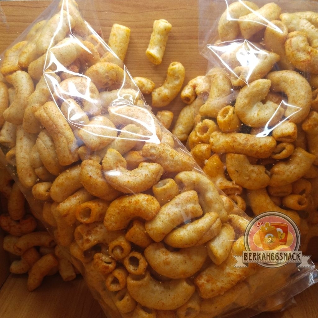 

200g Makaroni Pedas Gurih Extra Daun Jeruk | Cemilan Pedas Makaroni | Makanan Ringan Makaroni