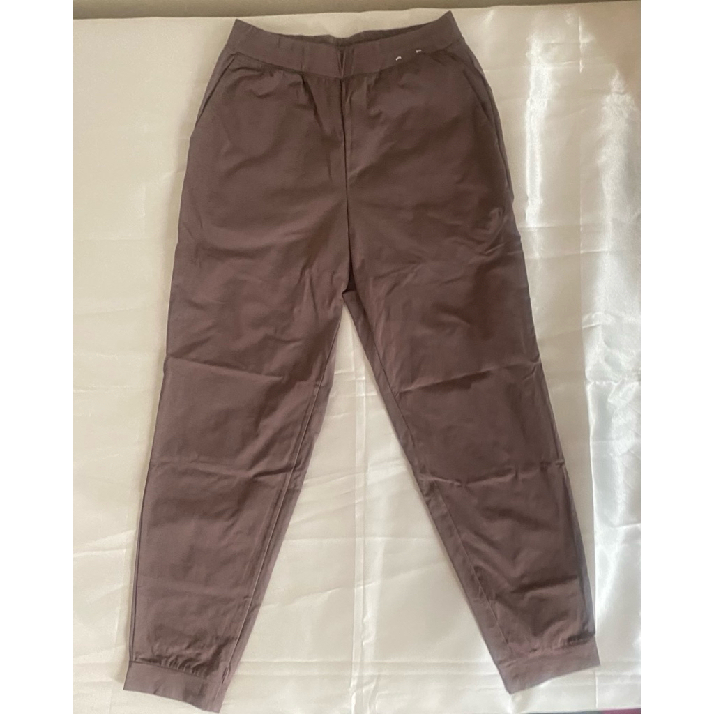 Preloved - Ultra Stretch Jogger Pants Wanita UNIQLO