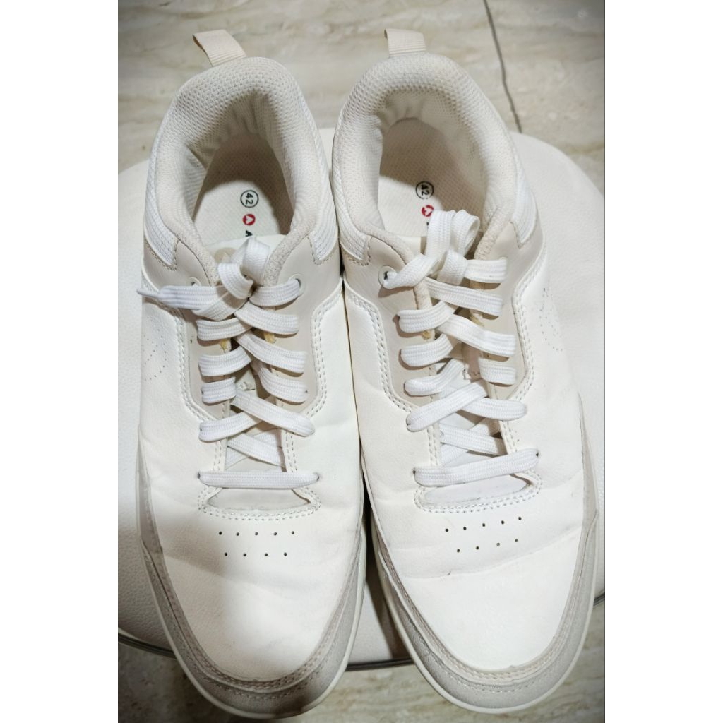 Preloved Sepatu Airwalk Putih Polos AIWUK 24030IN No. 42