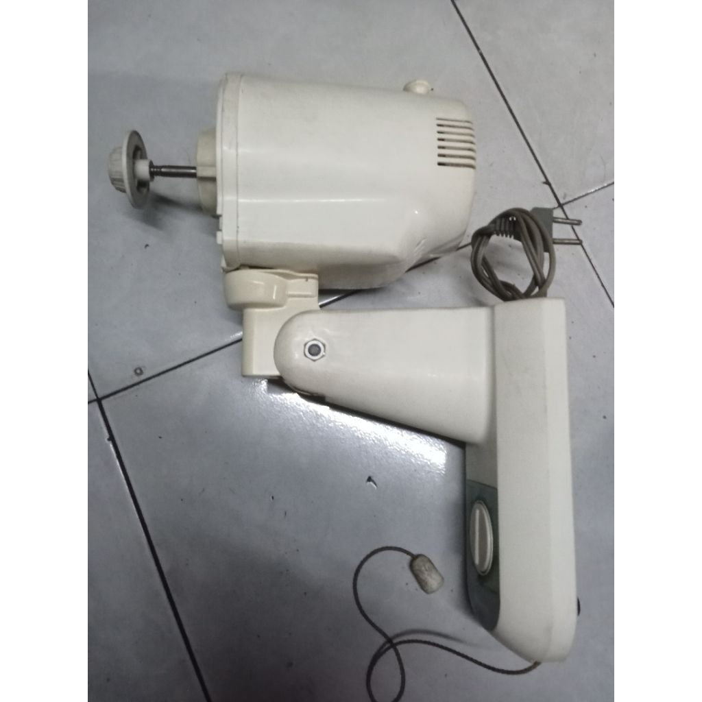 Body + Dinamo kipas dinding KDK 16 inch