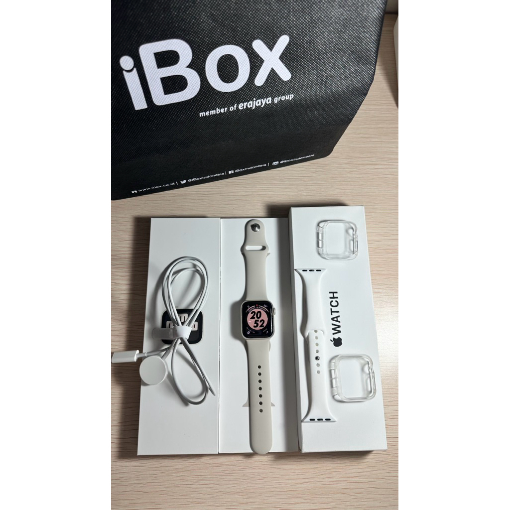 Jam Apple Watch SE GEN 2 40MM 2023 Second Like New ORIGINAL IBOX