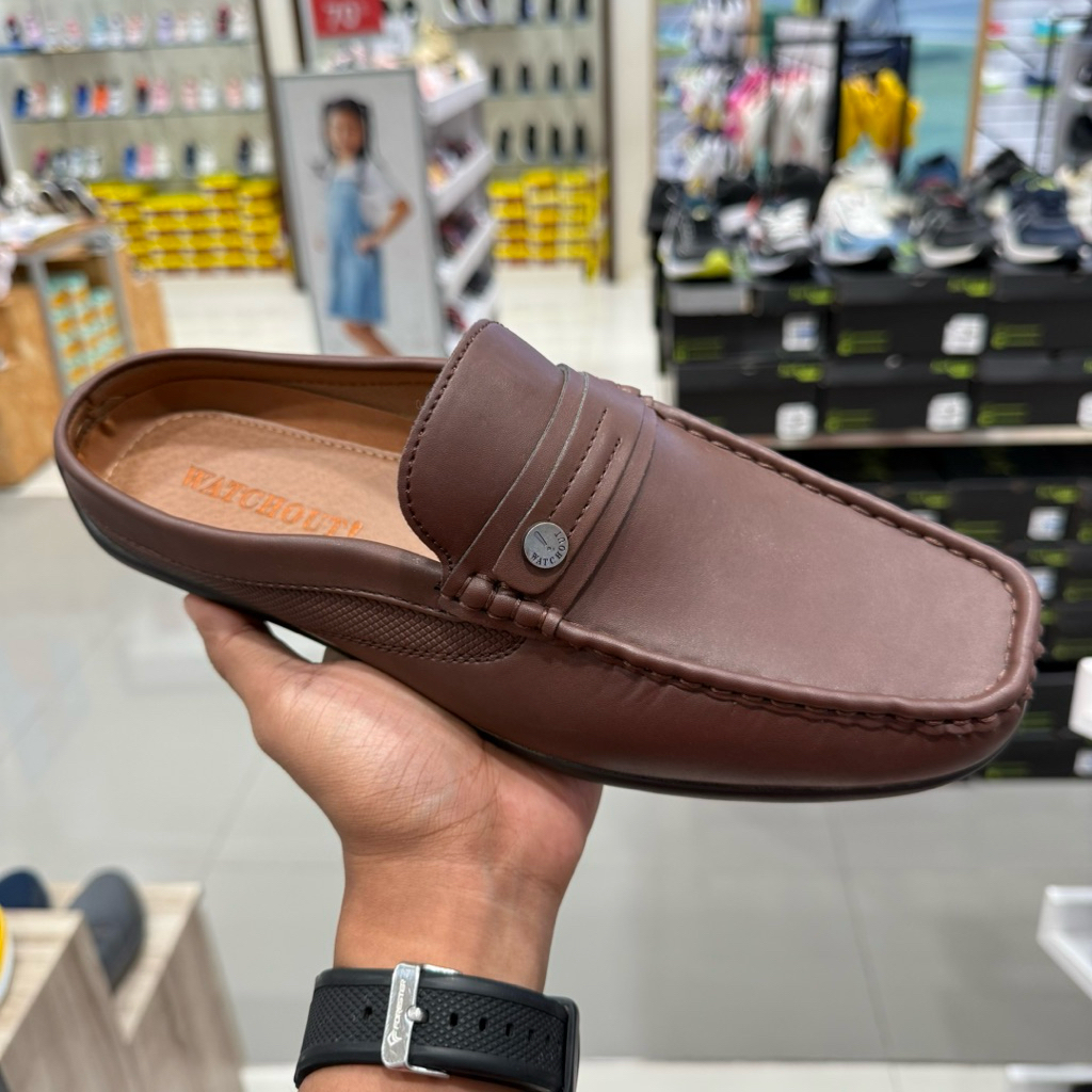 Watchout sepatu bustong slop pria super comfy39-40