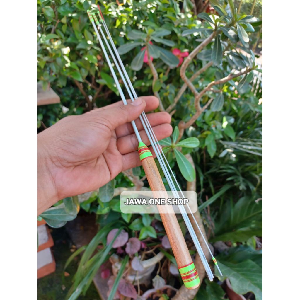 Joran Waderan, model Tanago, Sambung 3 super lentur panjang 140cm merah, hijau motif.