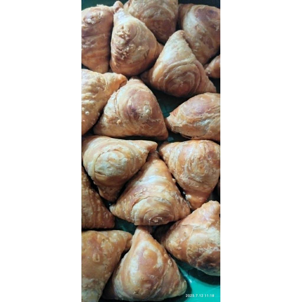 

Karipap isi sayur, telor