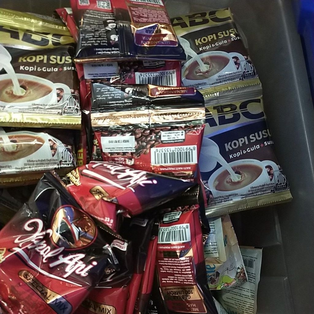 aneka kopi saset 1 renceng, kapal api, ABC susu, good day cappucino, good day mocacinno, vanilla lat