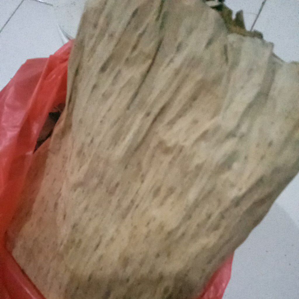 

Daun pisang kering,isi banyak,