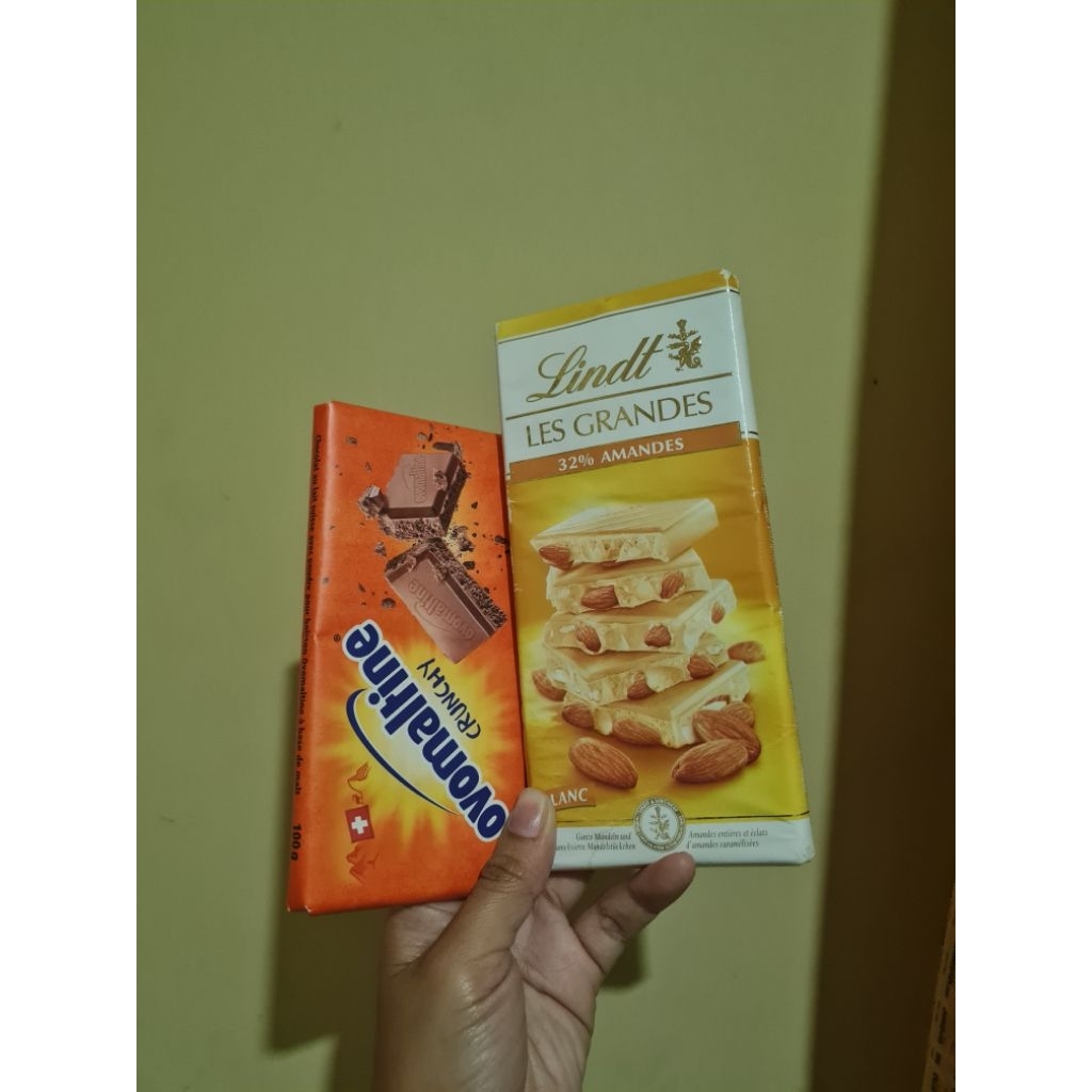

BUNDLING COKLAT LINDT + OVOMALTINE