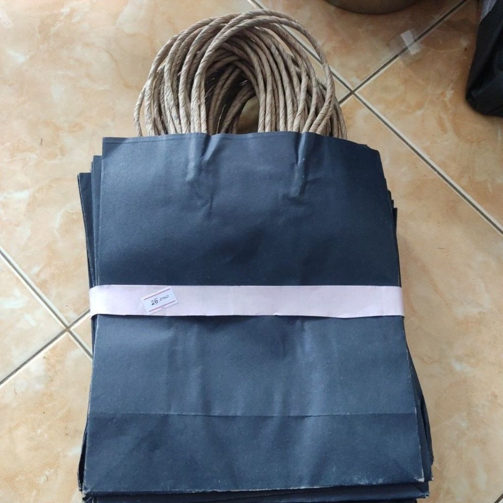 

PAPERBAG WARNA BIRU 1PACK ISI 25PCS