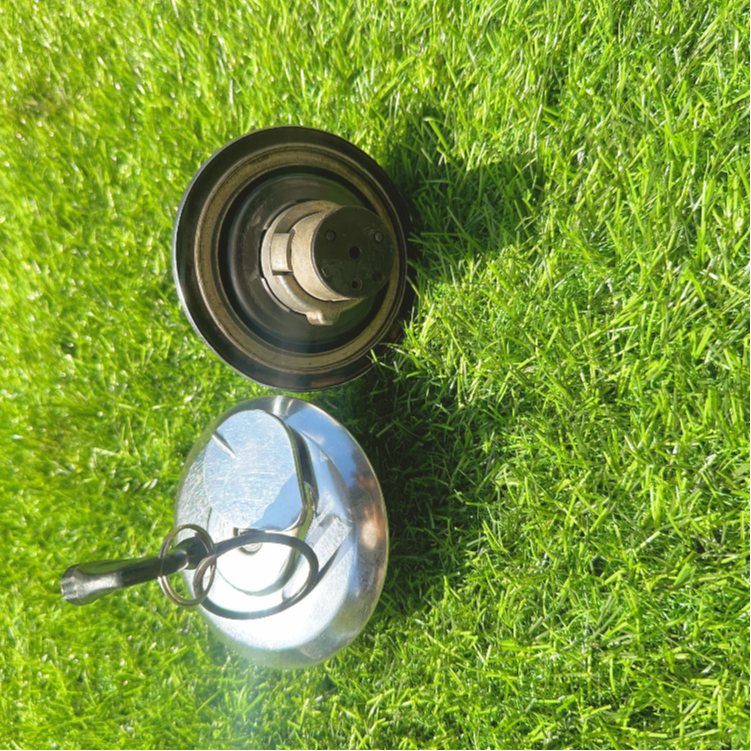 Set Tutup Tangki + Kunci Ori Copotan – Megapro Mono / Verza / CBR150R Old / Tiger