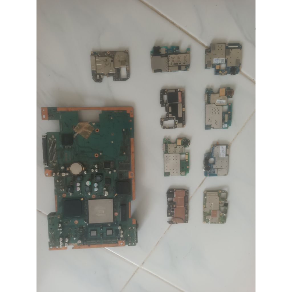 Mesin Hp dan Mesin PS 2 Rusak Bahan Lebur