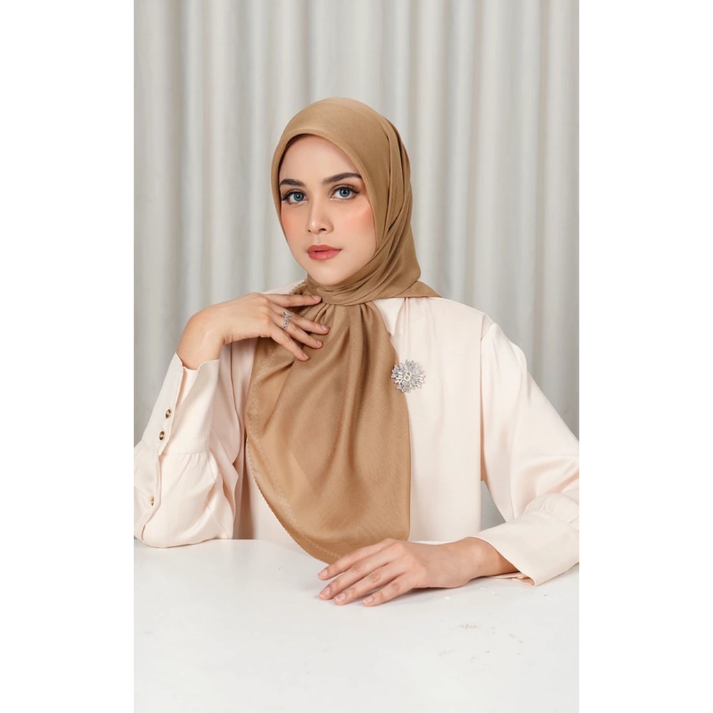 BUTTONSCARVES - Today's Scarf - Macchiato / Hijab Polos Segi Empat