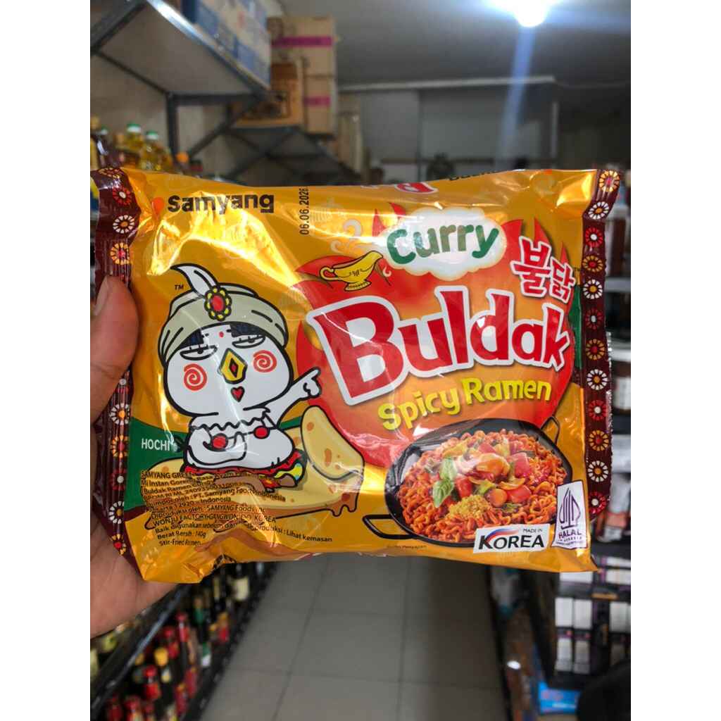 

Samyang Buldak Curry Spicy Ramen 140g Mie Instan Goreng Rasa Kari dan Ayam Pedas