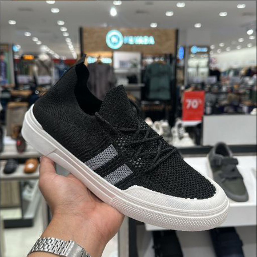 Dr Kevin Sepatu Sneakers Pria Dewasa Size 39 - 44
