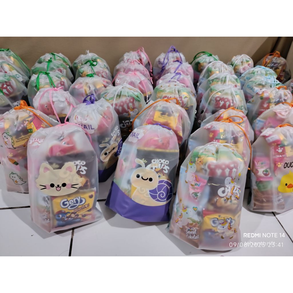 

40 BUNGKUS SNACK ULANGTAHUN GRATIS KARTU UCAPAN