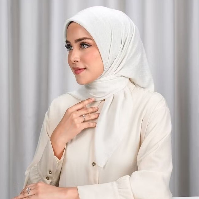 Tapis Embossed Snow White Buttonscarves (2.0) - Jilbab Putih