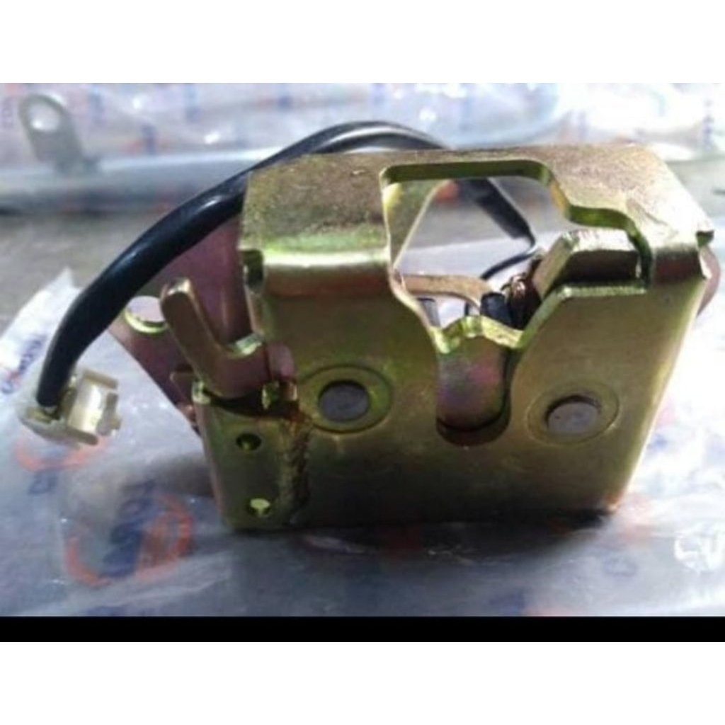 DOOR LOCK BAGASI AAVANZA XENIA LAMA