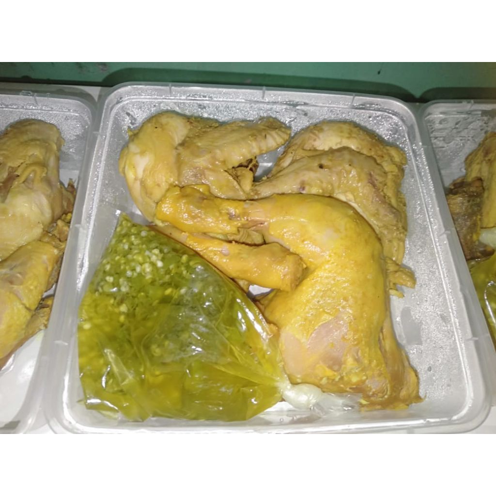 

AYAM UNGKEP BESAR + Bonus SAMBAL IJO Hijau Penyet 4 potong 2 Paha 2 Dada Spesial Empuk Enak Gurih Nikmat Praktis Tinggal Goreng Bakar BBQ Oven dll