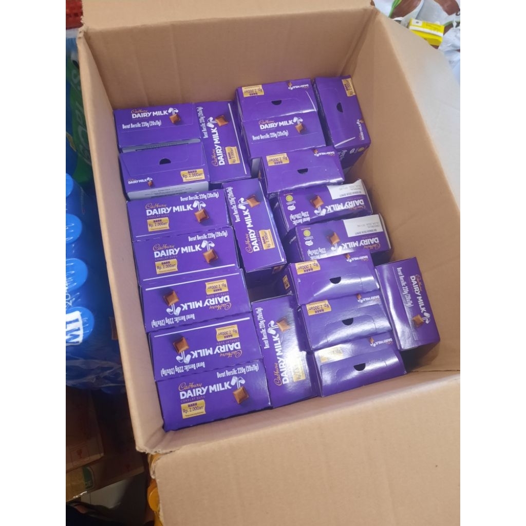 

10 box cadbury dairymilk (11gx20)