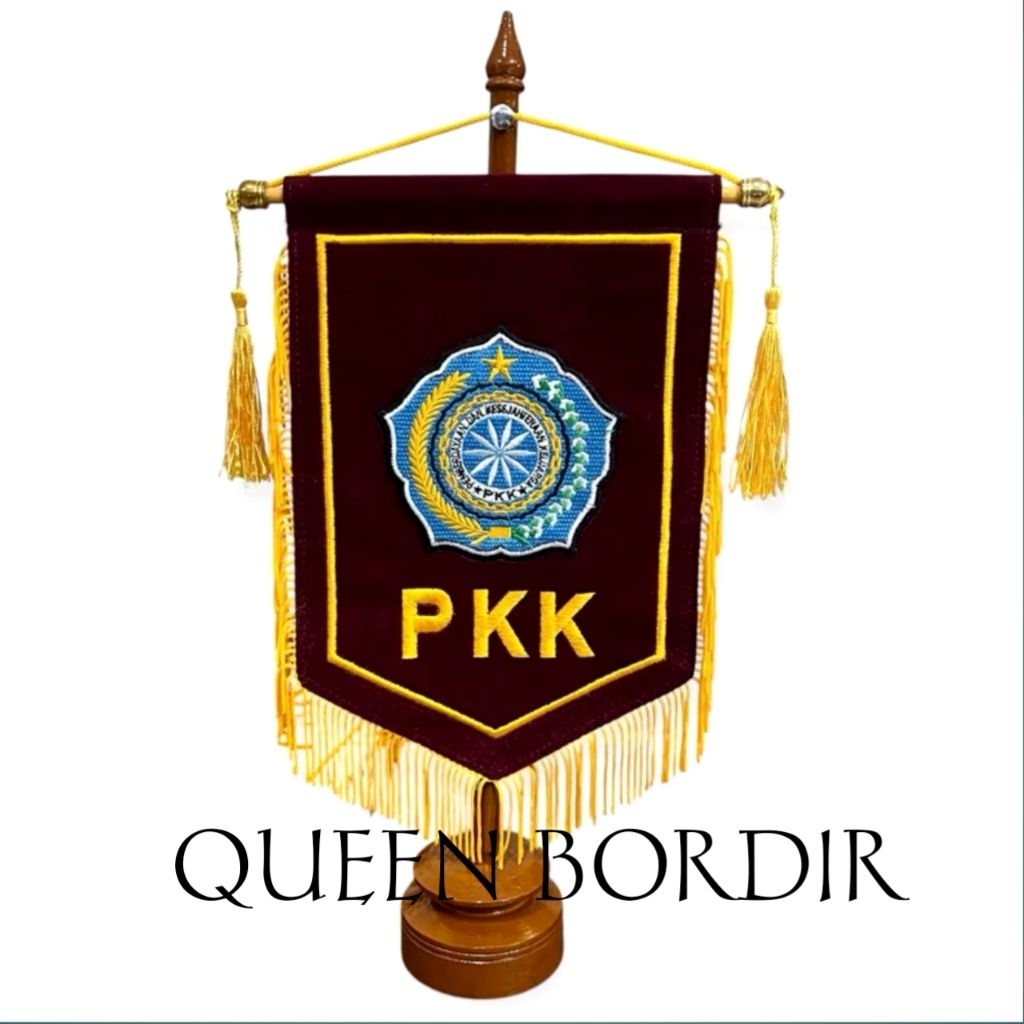 

BENDERA MEJA VANDEL PKK BAHAN BLUDRU TERBAIK SET TIANG KAYU