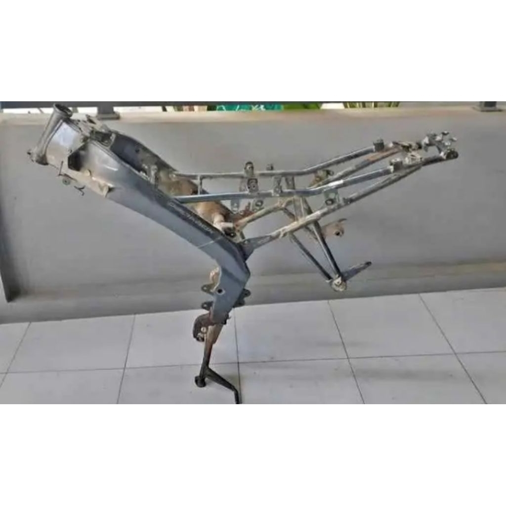 rangka Yamaha Vixion old 2008/2014/barang asli original copotan masih bagus,,