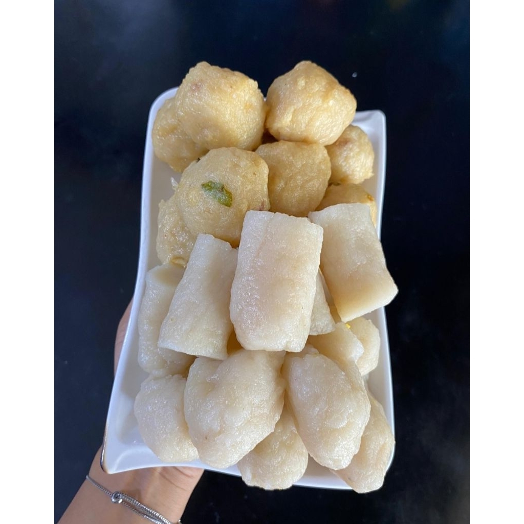 

Pempek palembang asli buatan orang palembang yang merantau ke jawa timur