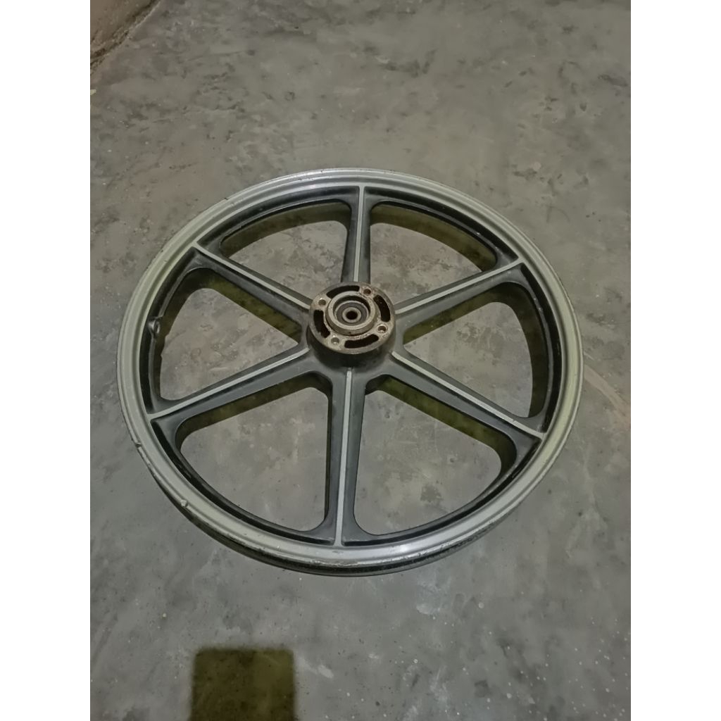 velg pelg merk Suzuki set depan belakang model scorpion palang 6 set tutup kampas + nap gear set rin