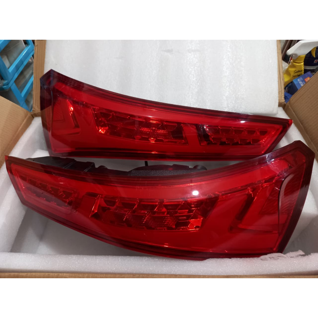 LAMPU BEMPER BELAKANG WULING ALMAZ 2018