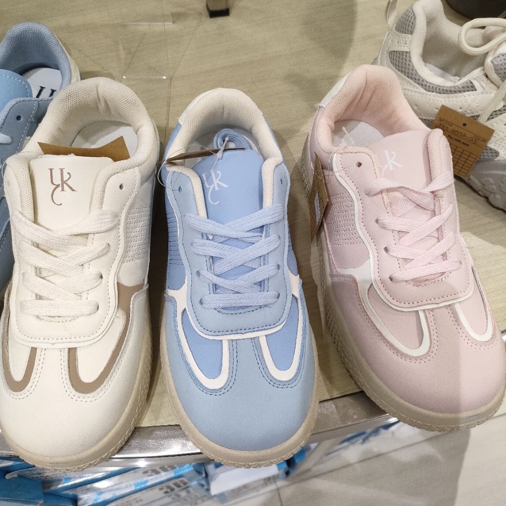 Sneakers wanita Yongki 37-40