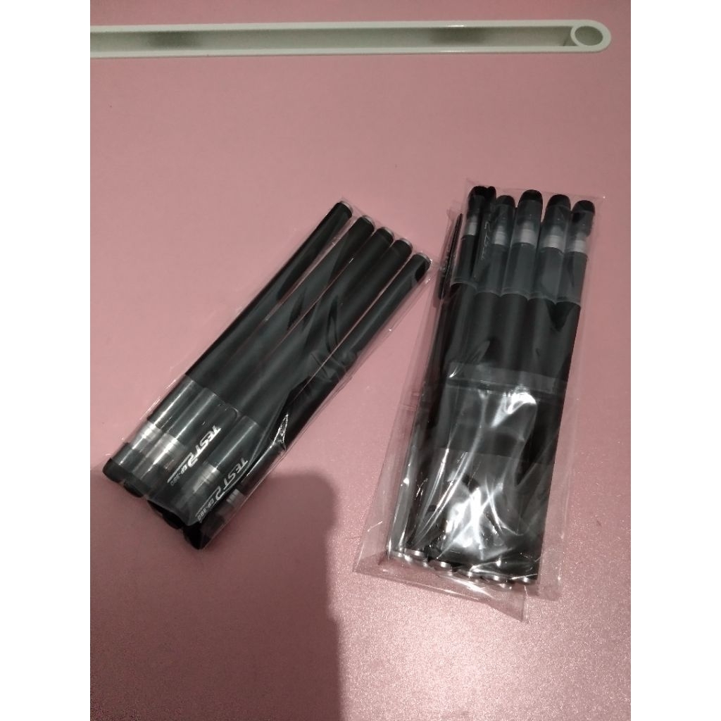 

Pulpen pens stasionery Gel hitam