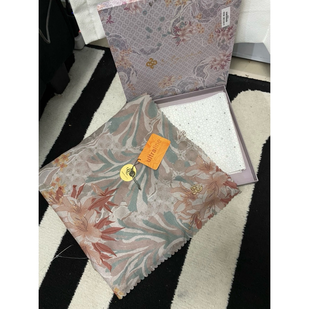 Preloved HEAVEN LIGHTS