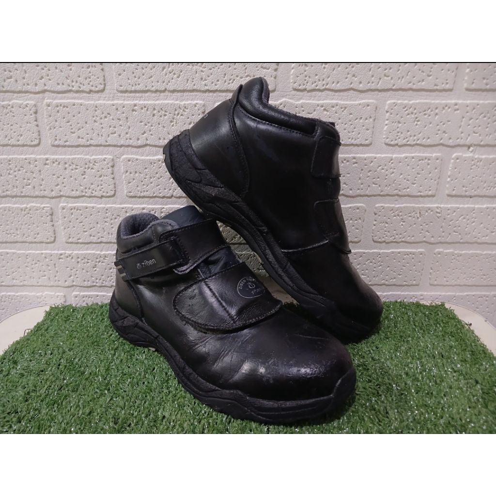 Sepatu Ziben septi second