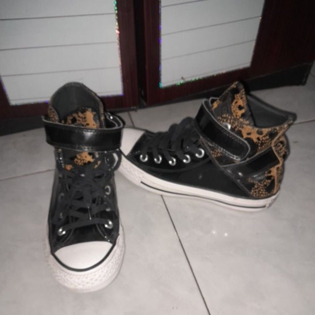 Sepatu Converse original preloved kulit asli size 37 woman