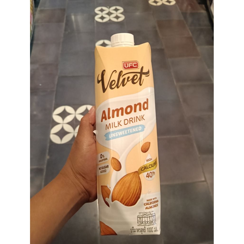 

ufc velvet almond milk drink unsweetened 1l