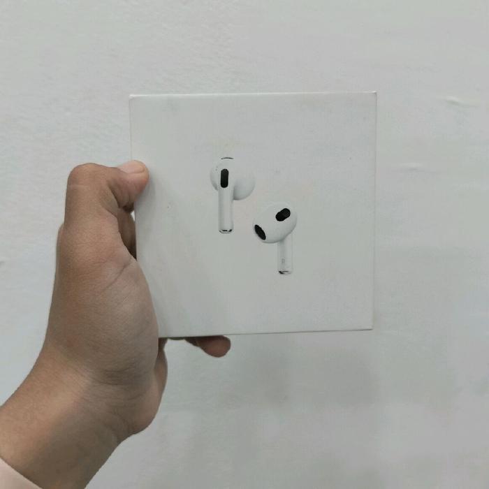 APPLE AIRPODS GEN 3 MAGSAFE CHARGING CASE SECOND IBOX