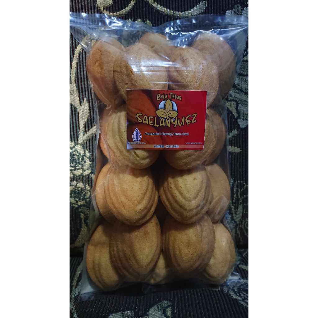 

ROTI BOLU TELUR BASAH UKURAN KECIL, SATU KEMASAN ISI 20 BIJI.