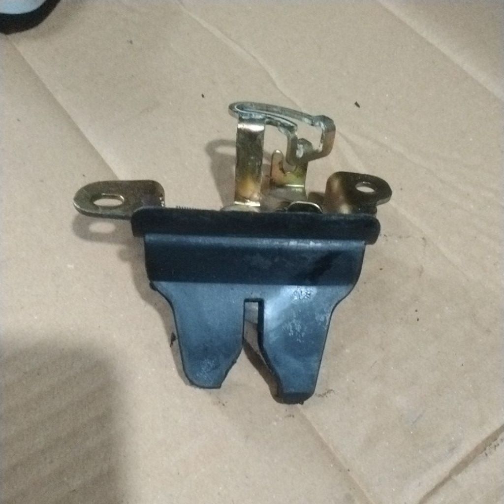 DOOR LOCK BAGASI SUZUKI BALENO NEX G -AERIO