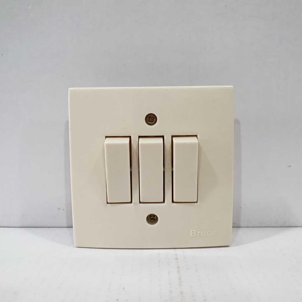 Saklar Lampu Tripell Broco - Saklar Listrik Tanam Dinding