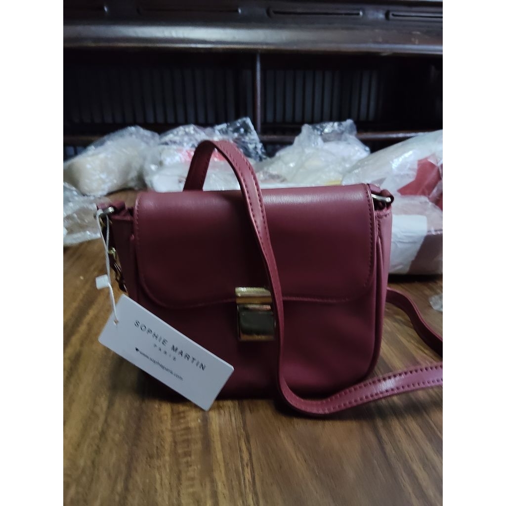 Tas Selempang Wanita Sophie Martin Paris – Warna Merah Marun – Elegan