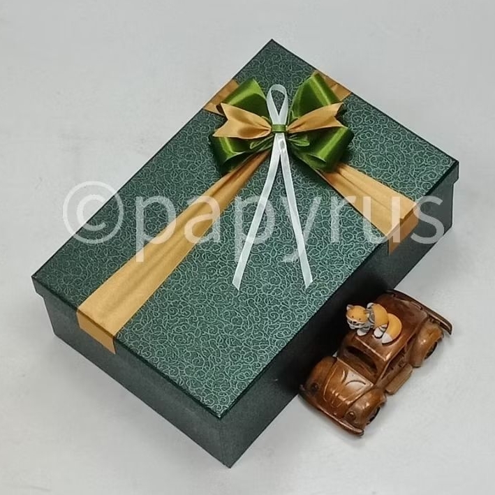 

PAPYRUS 20x30 Tinggi 10cm Kotak Kado Gift Box Hardbox Hampers Hadiah V2