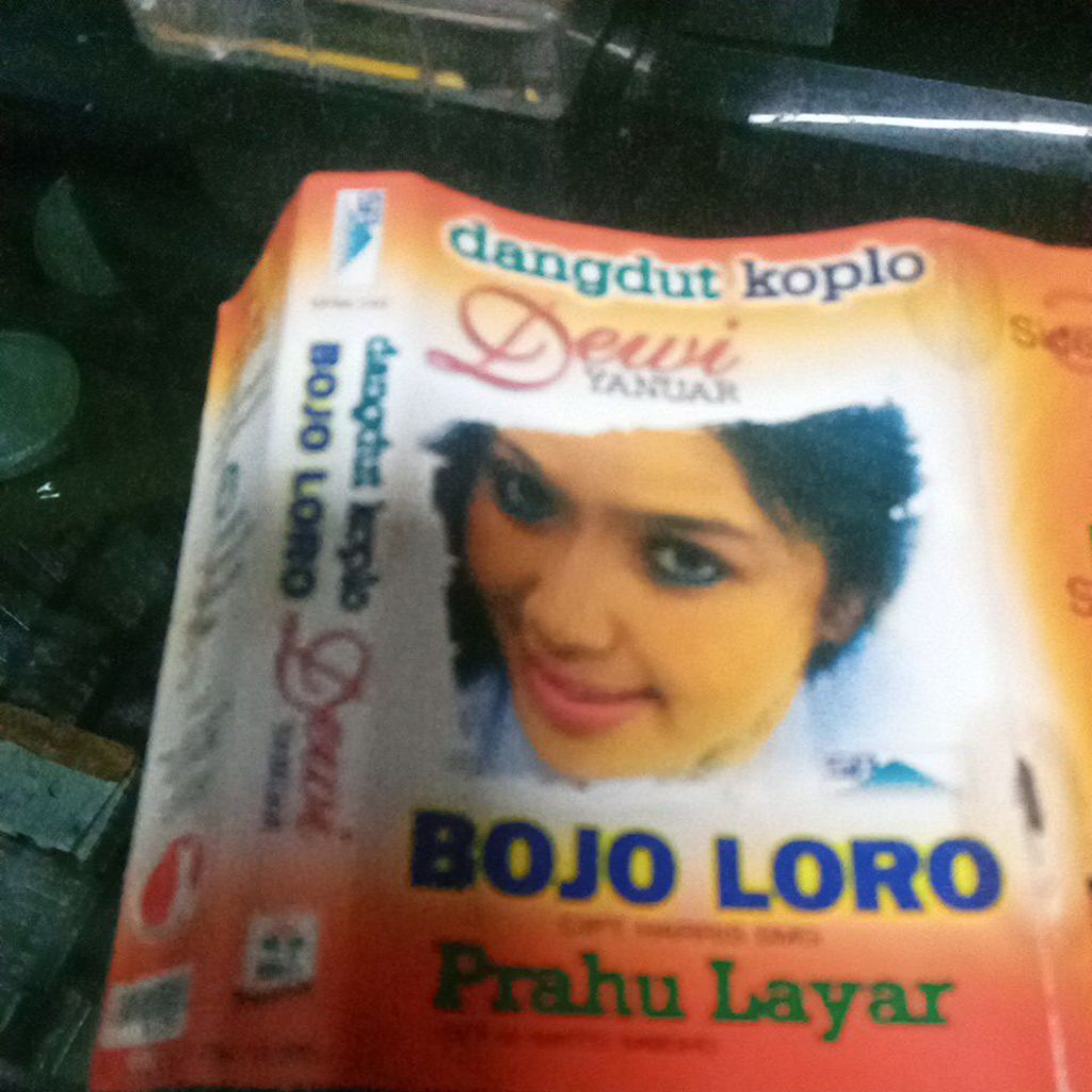 kaset pita DEWI YANUAR DANGDUT KOPLO D035